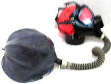 Gasmaske Gummischlauch Beatmungsbeutel  Inhalator  Gummi Latex Fetisch Pumpe DDR