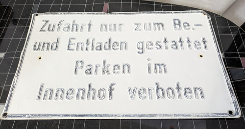Altes blechschild kfz zufahrt - blechschild, kfz-zufahrt