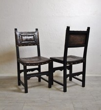 2 STÜHLE LEDERSTÜHLE  SPANISCHE STÜHLE ANTIKSTIL LEDER GEPRÄGT + NIETEN