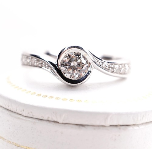 Zeitloser schöner ring - schöner,