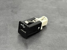 USB Buchse BMW E81 E90 E91 E60 F10 F11 F25 E70 Anschluss Stecker Port 9237656