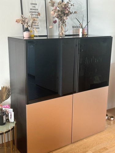 Vitrinenschrank