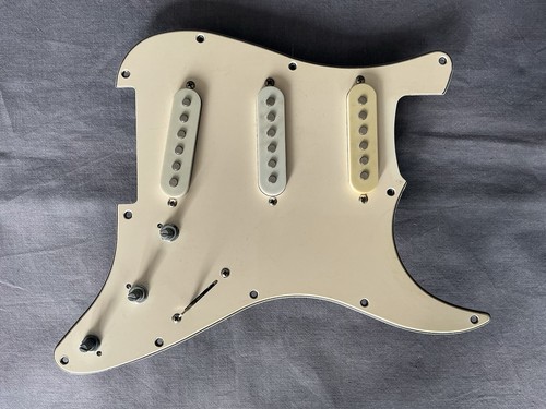 Loaded strat pickguard - loaded,