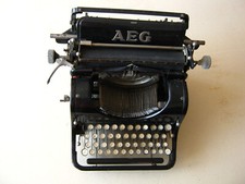 alte AEG Schreibmaschine_schöne DEKO