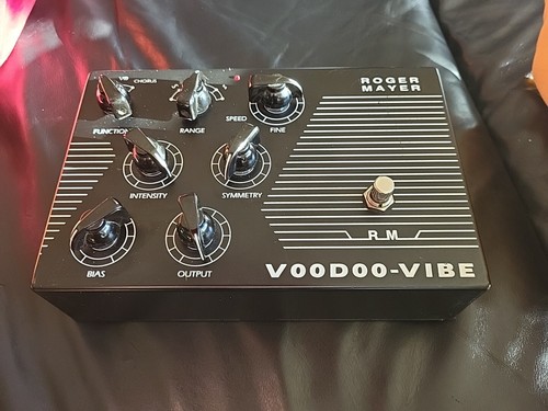 Roger mayer voodoo vibe - mayer,