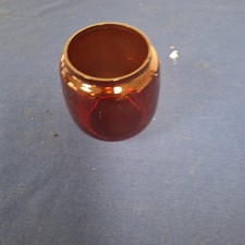 Altes Glas für Petroleumlampe in rot