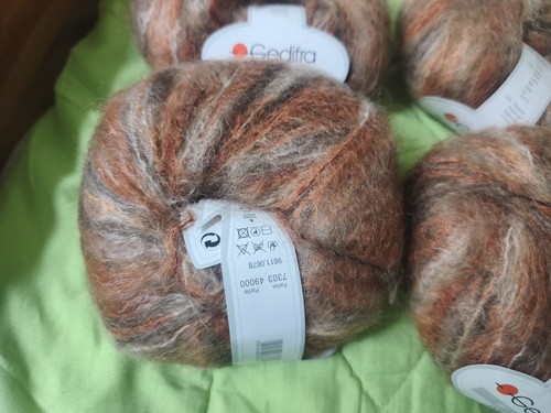 200 mohair 15 wolle - 70%,,