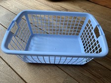 hellblauer Aufbewahrungskorb, Drehkorb, Kiste, Kunststoffkorb