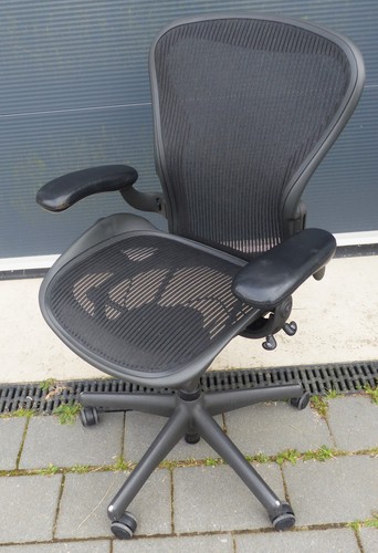 Herman miller aeron chair - herman,
