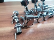 6 - Fender Squier / Mustang /  Mechaniken / Tuners / Chrom / 2018