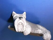 Deko Figur Hund Schnauzer liegend schlafend ca. 12,5 x 7,5 x 4,5 cm