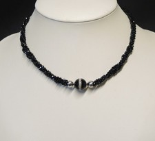 Collier aus Spinell mit Wechselschließe Streifenachat