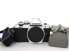 Olympus OM-D E-M10 Mark II Systemkamera 7.400 Auslösungen Gewährleistung 1 Jahr