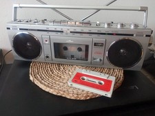 Sanyo M7700F vintage portable Cassette Radio boombox