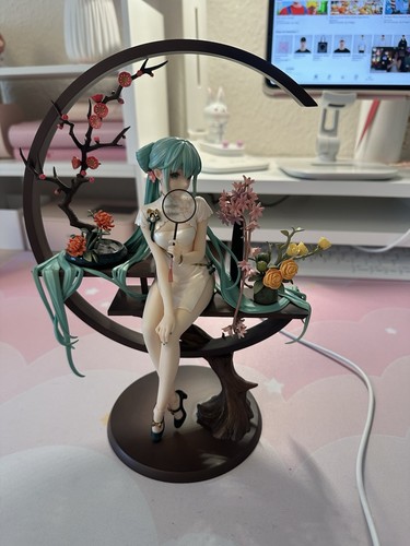 Vocaloid hatsune miku figure - vocaloid,