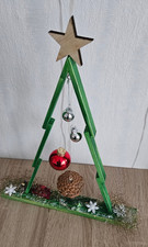 Weihnachtsdeko Holz Tannenbaum mit Zapfen Kugeln Stern Handarbeit Winterdeko