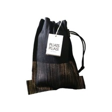 PLEATS PLEASE ISSEY MIYAKE