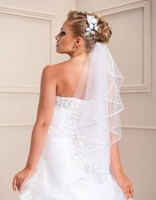 Hochzeit Brautschleier weiß mit Perlen und Satinkante Neu aus Landenauflösung