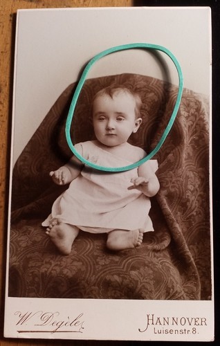 Sitting small child baby cdv - child, baby/cdv