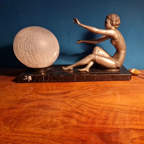 Art-Déco-Figurenlampe