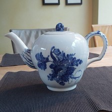 Teekanne Royal Copenhagen Blaue Blume geschweift I. Wahl