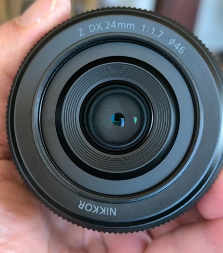 Nikon nikkor 24mm 1 7 - dx,