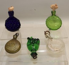 5 x Snuffbottle Glas verschiedene Schliffe und Farben 1 x Handform - S24