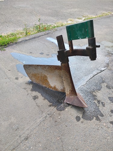 Plough reversible plough
