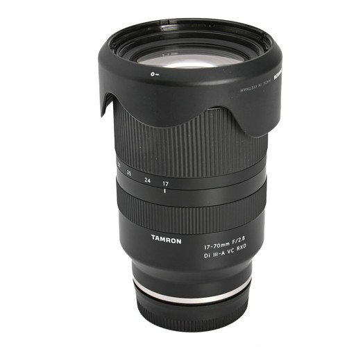 Tamron 70mm di iii - f2.8, iii-a