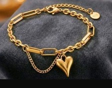 Schönes Armband aus Edelstahl