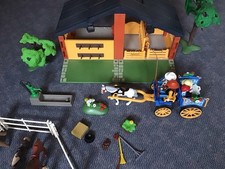 Pferdehof Playmobil  mit Viel Zubehör,wie Kutsche, Bauernfamilie, Pferdeweide