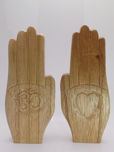 Betende hand mit herz und - hand, om