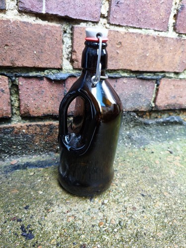 Dekorative alte bierflasche - alte,