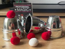 Becherspiel - Cups And Balls