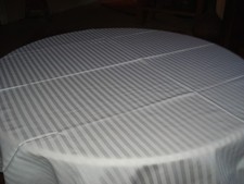 moderne weiße Tischdecke 170x170 cm Maco Satin mit Streifen Topqualität Schweiz