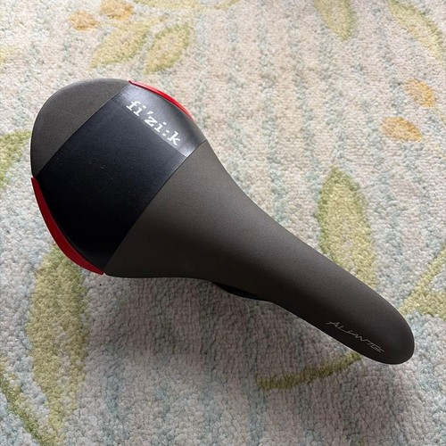 Fizik aliante sattel - r3,
