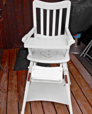 Antiquität- uralter Kinder-Hochstuhl umbaubar  Gehfrei/Spieltisch muss weg Preis