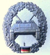 BW Bundeswehr Barettabzeichen Panzerjäger Metallabzeichen  Abzeichen Pin