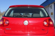 VW Golf 5 V Heckklappe hinten Kofferraumklappe + Scheibe rot LY3D - Delle