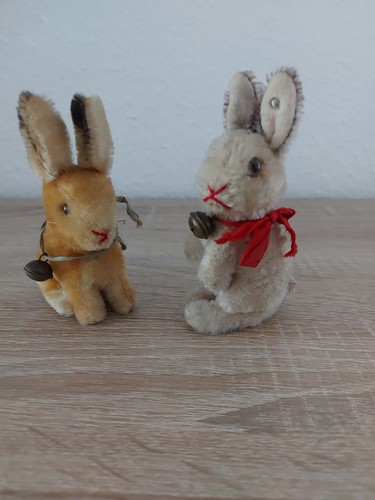 Zwei kleine steiffhasen - ,
