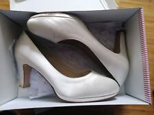 Rainbow Grace 40 Ivory Braut