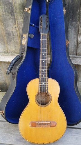 Seltene kleine ukulele - ukulele, gitarre