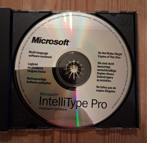 Microsoft intelli type - -,