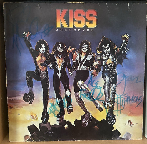Fully signed kiss - fully,