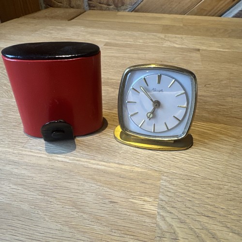 Alter mechanischer tischwecker - mechanischer,