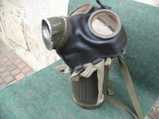 Gasmaskendose mit Maske