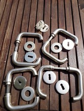 4 Stück Türgriffe aus ALU mit runden Rosetten, Farbe: zwischen Silber + Gold