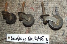 Beschlag Nr. 445, Restaurierungsmaterial, 3 Möbelrollen, antik, Patina