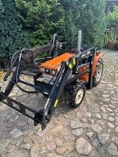 Kubota B1502D-M Traktor mit Frontlader und Zubehör