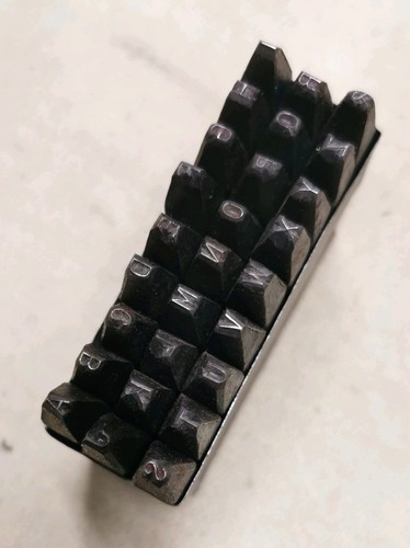 Satz 3mm schlagbuchstaben - satz,